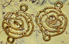 119 Коннектор рамка Цветок 27*20*1,7мм античное золото (литьё)