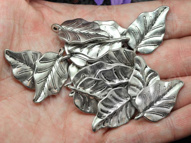 Подвеска Листик 36 3D 30*17*2,2мм античное серебро (литьё)