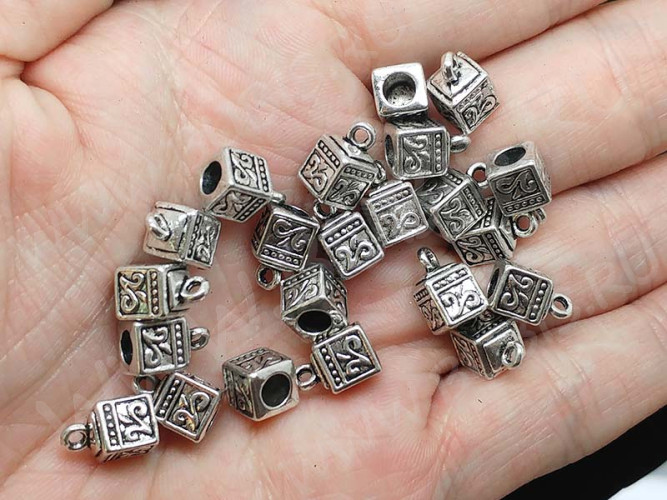 Концевик 052 квадратный 10*6*6мм античное серебро (литьё)