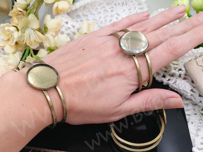 Основа (заготовка) для браслета №45 67*54*13мм раскрывающийся с сеттингом 25мм античная бронза (Brass)