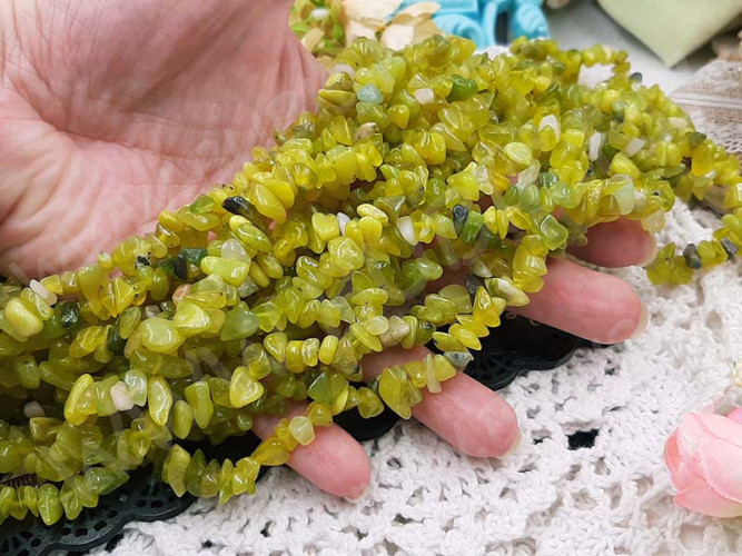 Крошка (галтовка) каменная 248 5-9мм Нефрит Байкальский натуральный (камни) (длинная нить прим. 80см)