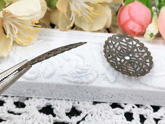 Декоративный элемент 019 ажурный Овал коннектор 30*23,5*2,5мм античная бронза (Brass) (имитация скани)