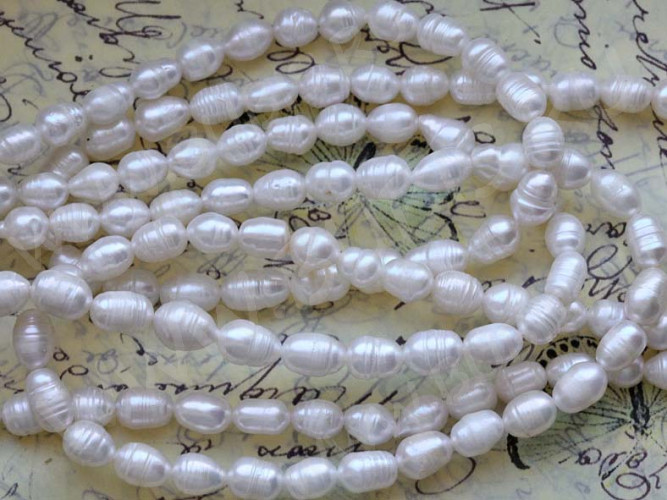 (ОПТ) Бусина Жемчуг 03 речной овальный 8-9*6-7мм натуральный (камни) (нить 116-120см)