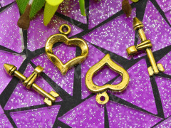 098 Тоггл Сердечко со стрелой 16*13мм и 19*8мм античное золото (литьё)