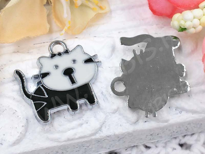 Подвеска Кошка 25 22*20,5*1,6мм чёрно-белая (цветные подвески)