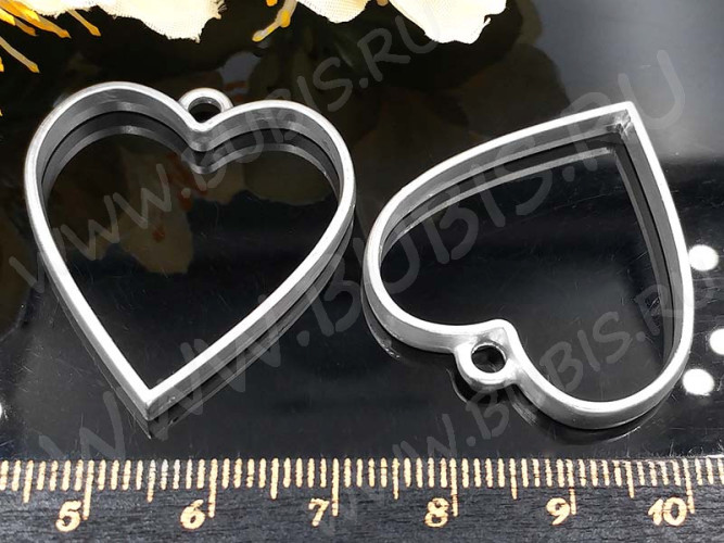 Подвеска Рамка 09 Сердце 34*30*3,7мм матовая серебристая (литьё)