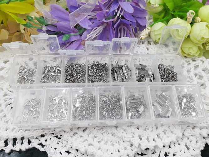 (ОПТ) Комплект ФУРНИТУРЫ 08 набор в контейнере 7 ячеек цвет платины (Iron) (примерно 261шт.)