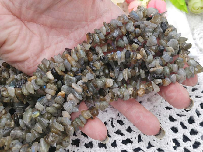Крошка (галтовка) каменная 094 5-9мм Лабрадорит натуральный (камни) (нить 40-43см)