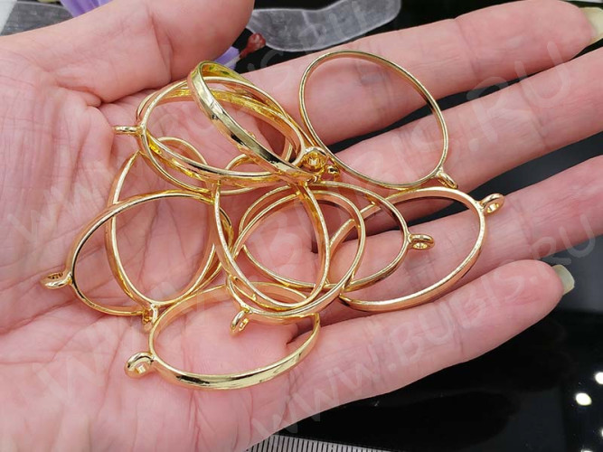 Подвеска Рамка 01 овал 39*24*5,8мм золотистая (литьё)