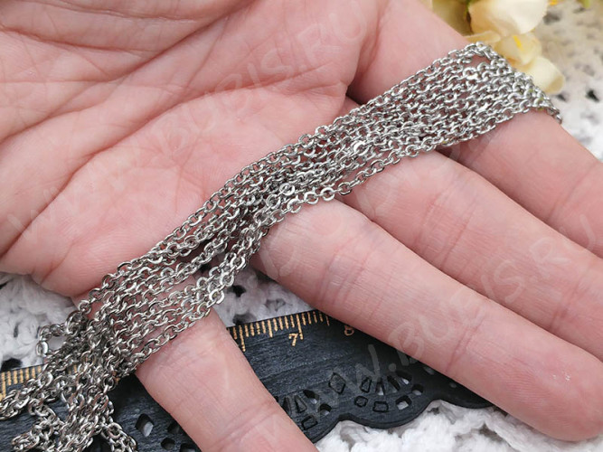Цепочка S50 Ювелирная сталь с плоским звеном 2,5*2*0,3мм цвет платины (Хирургическая сталь) (50см)