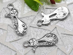 Подвеска Кошка 38 23,5*9,5*1,7мм античное серебро (литьё)