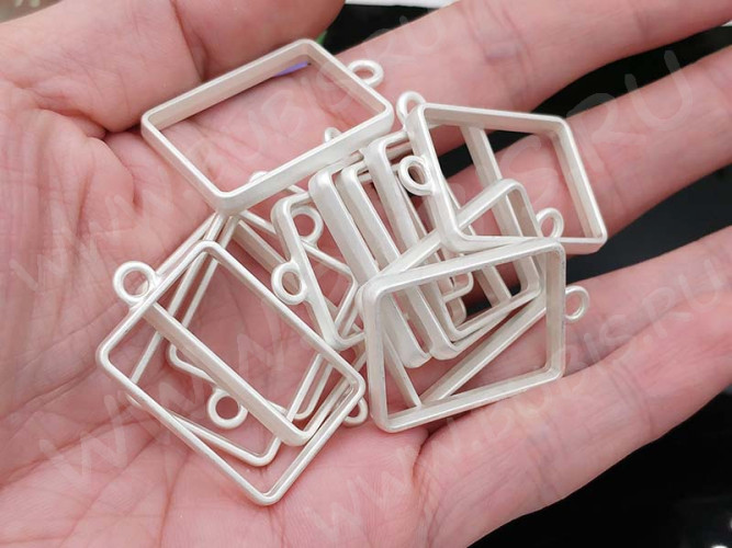 Подвеска Рамка 02 Прямоугольник 34*21*3,6мм матовая серебристая (литьё)