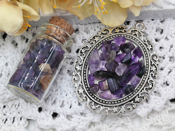 Наполнение для смолы и бутылочек 076 каменная крошка БЕЗ отверстий 5-8*3-6мм Аметист тёмный натуральный (декор)