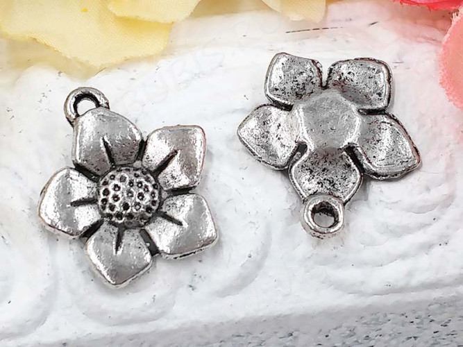 Подвеска Цветочек 10 17*16*2,5мм античное серебро (литьё)
