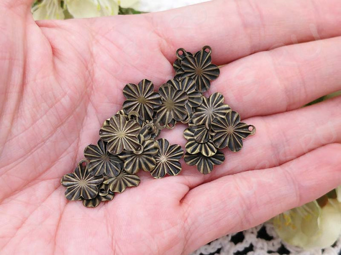 (СКИДКИ!!!) Декоративный элемент 089 подвеска Цветочек рифлёный 13*12*0,7мм античная бронза (Iron) (20шт)
