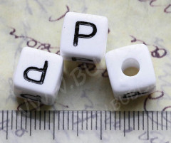 Бусина кубик большой 10*9,5мм с буквой &quot;P&quot; бело-чёрный непрозрачный (акрил)