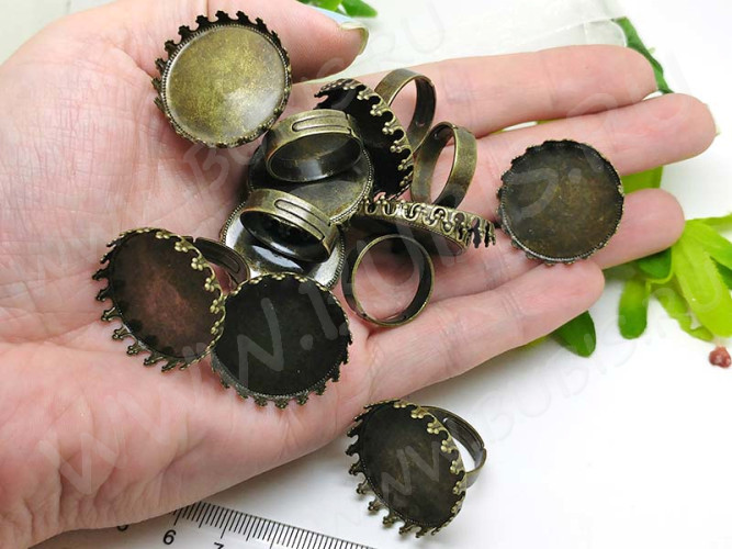 Основа (заготовка) для кольца 138 ажурная 17мм с круглым сеттингом 25мм античная бронза (Brass)