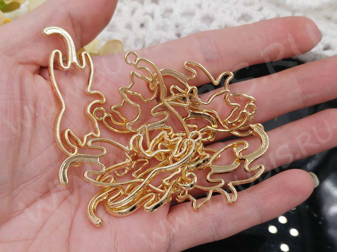 Подвеска Рамка 20 Кошка 34*20,5*5,9мм золотистая (литьё)