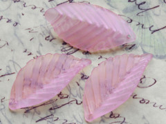 Подвеска акриловый Листик 11 матовый 36*18,5*7мм розовый полупрозрачный (акрил)