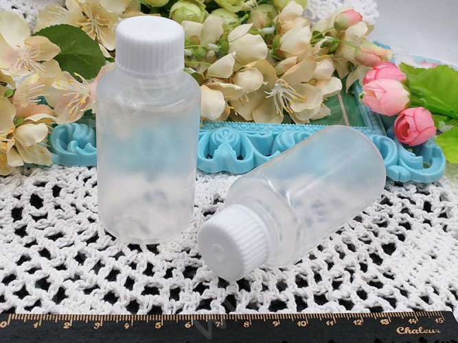 Контейнер для хранения 29 Бутылочка круглая с винтовой крышкой 8,5*4*4см полупрозрачная (пластик)