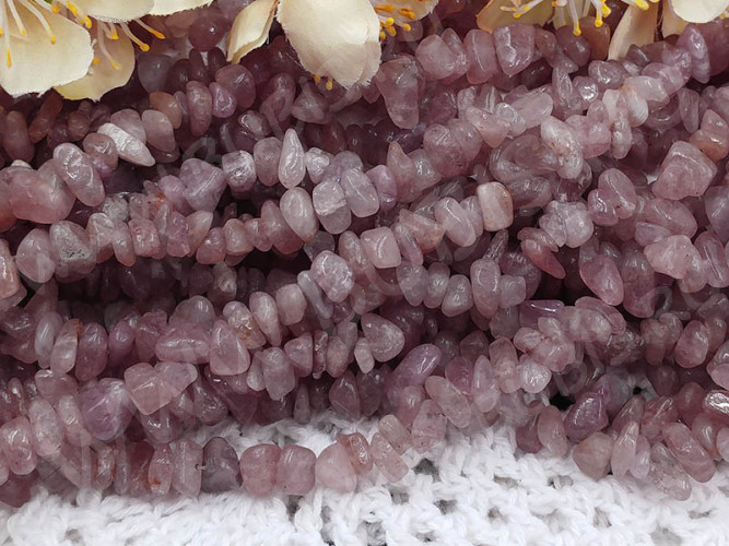 Крошка (галтовка) каменная 243 5-9мм кварц клубничный тёмный натуральный (камни) (длинная нить прим. 80см)