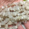 Крошка (галтовка) каменная 137 5-9мм Лунный камень белый натуральный (камни) (нить 40см) Купить Крошка (галтовка) каменная 137 5-9мм Лунный камень белый натуральный (камни) (нить 40см) с доставкой по России
