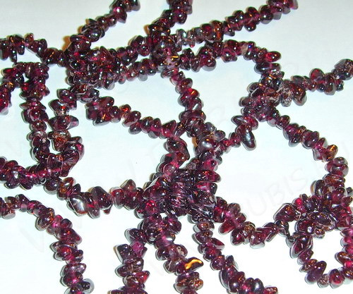 Крошка (галтовка) каменная 206 4-7мм Гранат натуральный (камни) (длинная нить прим. 80см)