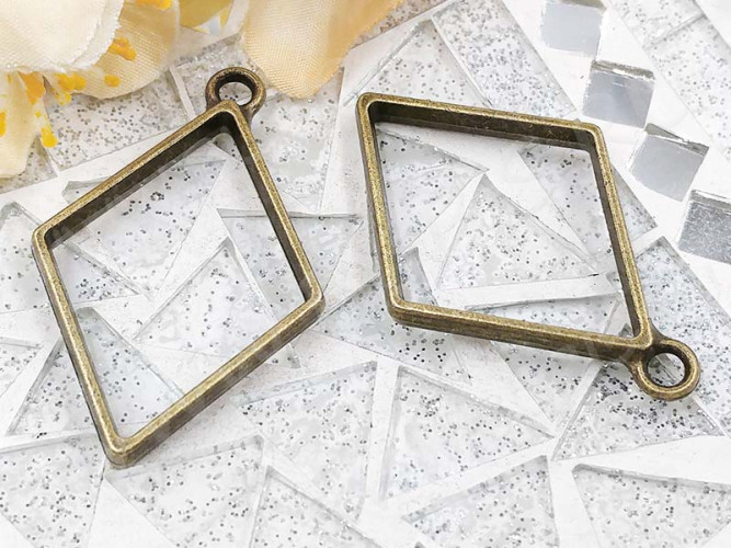 Подвеска Рамка 04 Ромб 40*25,5*3,5мм античная бронза (литьё)