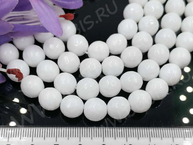 (ОПТ) Бусина округлая ГРАНЁНАЯ 10мм Агат белый имит. (камни) (НИТЬ)