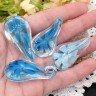 Кулон Капля 17 с лепестками 43*24*12мм голубая с белым (Lampwork) Купить Кулон Капля 17 с лепестками 43*24*12мм голубая с белым (Lampwork) с доставкой по России