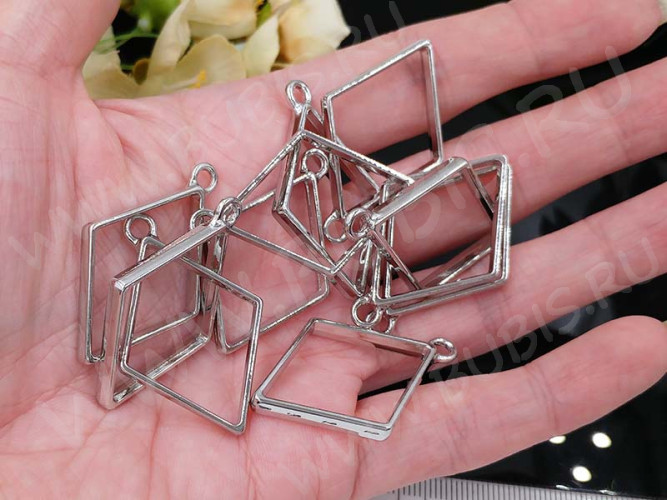Подвеска Рамка 04 Ромб 40*25,5*3,5мм цвет платины (литьё)
