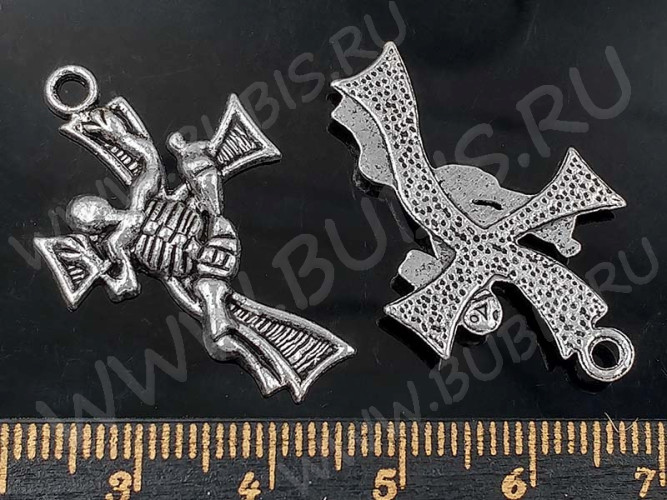 Подвеска Готический Крест 03 со скелетом 32*21*2,5мм античное серебро (литьё)