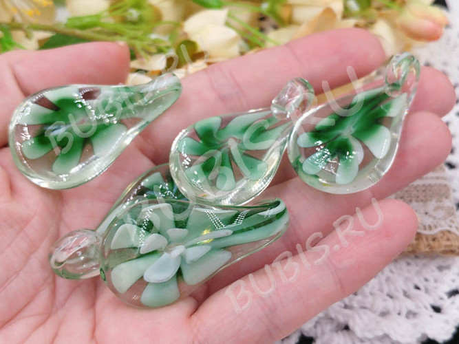 Кулон Капля 17 с лепестками 43*24*12мм зелёная с белым (Lampwork)