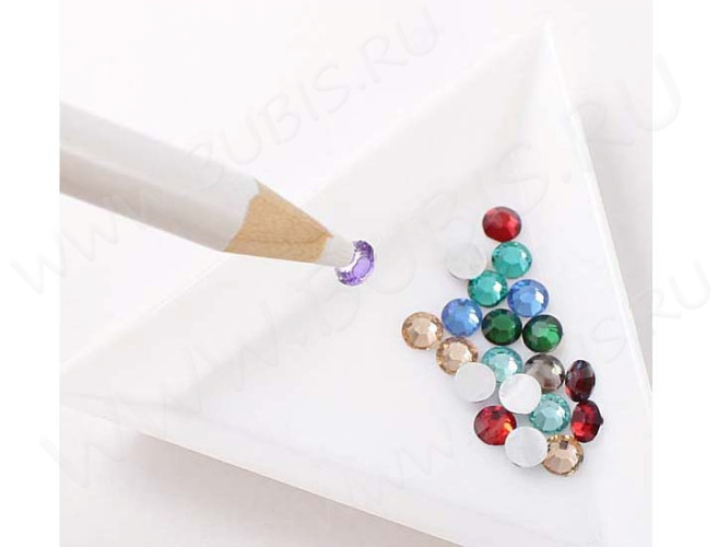 (СКИДКИ!!!) Лоток 01 Чудо-тарелочка треугольная для страз и бусинок 72*72*10мм белая (пластик) (инструменты для бижутерии) (20шт)