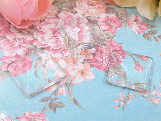 (СКИДКИ!!!) Кабошон стеклянный 38 Квадрат выпуклый 15*15*5мм прозрачный (стекло) (10шт)