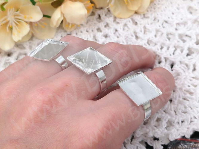 (СКИДКИ!!!) Кабошон стеклянный 38 Квадрат выпуклый 15*15*5мм прозрачный (стекло) (10шт)