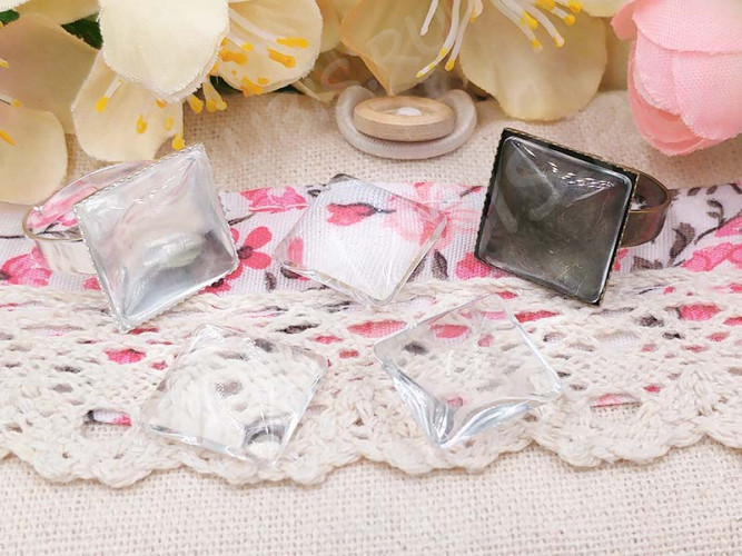 (СКИДКИ!!!) Кабошон стеклянный 38 Квадрат выпуклый 15*15*5мм прозрачный (стекло) (10шт)