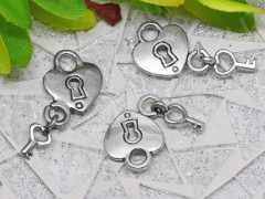Подвеска Замочек 15 3D сердечко с ключиком 25*12,5*2,5мм античное серебро (литьё)