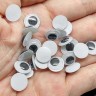 Купить (СКИДКИ!!!) Глазки №07 Округлые с бегающим зрачком 10*10*3мм чёрно-белые (декоративные элементы) (50шт.) с доставкой по России