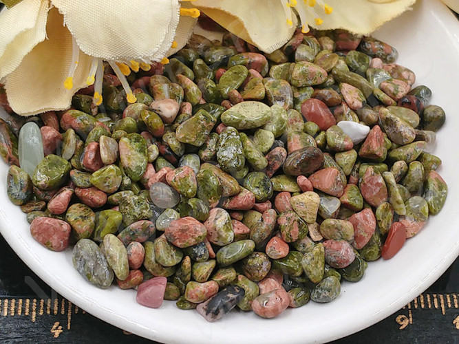 Наполнение для смолы и бутылочек 056 каменная крошка БЕЗ отверстий 2-8*2-4мм Унакит натуральный (декор)