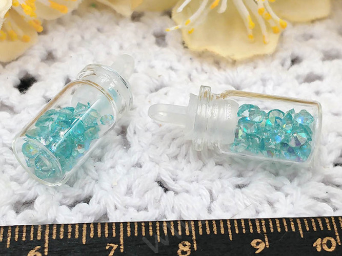 Наполнение для смолы и бутылочек 116 ювелирные стразы в бутылочке 3*3*2мм голубые с АВ прозрачные (декор)