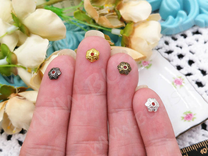 259 Шапочка маленькая с символами 6*6*1,8мм античное золото (литьё) (20шт)