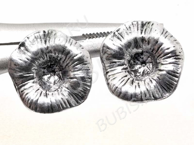 Пуссеты ("гвоздики") №135 цветочек 19,5*19,5*14мм античное серебро (литьё) (1 пара)