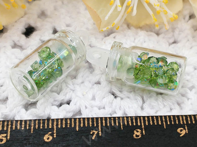 Наполнение для смолы и бутылочек 117 ювелирные стразы в бутылочке 3*3*2мм зелёные с АВ прозрачные (декор)